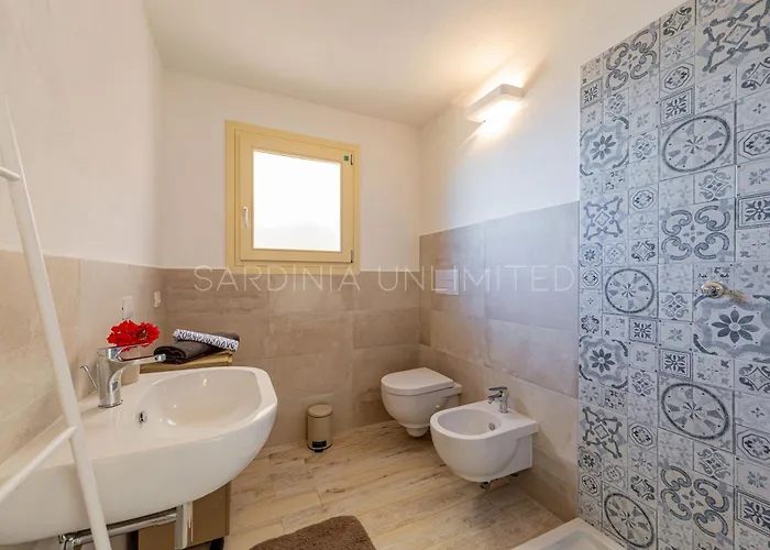 Josephine - Sardinia Unlimited * 帕拉迪索海岸